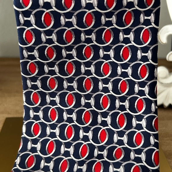 Authentic Gucci tie - Picture 2 of 3